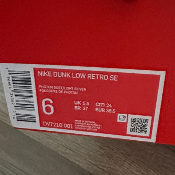 Nike Dunks - Picture 2 of 5